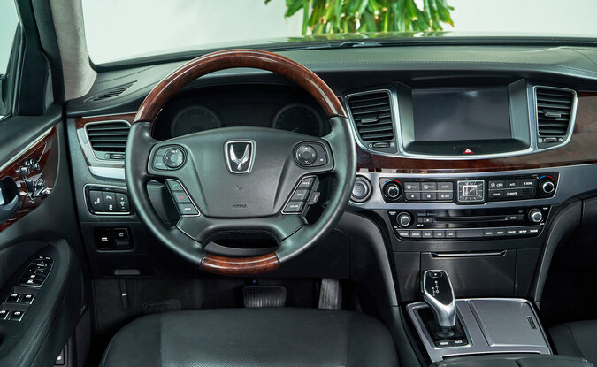 Hyundai Equus