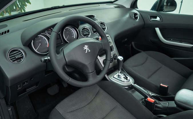 Peugeot 408