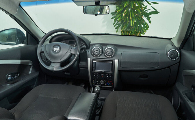 Nissan Almera