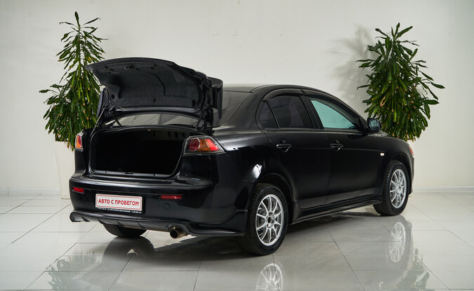 Mitsubishi Lancer