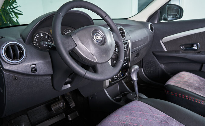 Nissan Almera