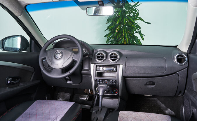 Nissan Almera