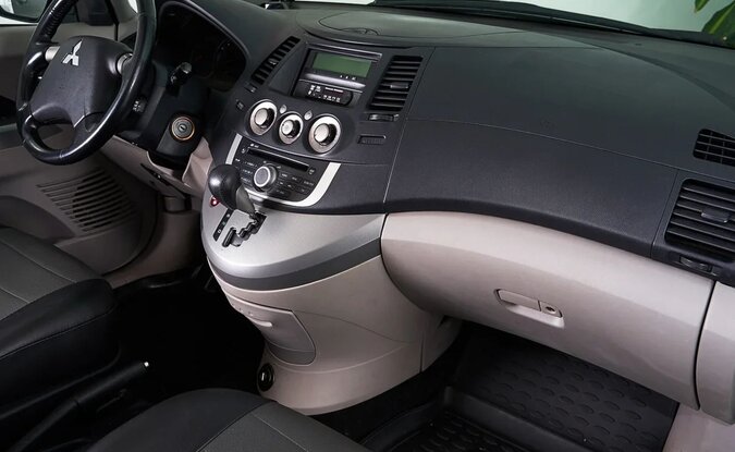Mitsubishi Grandis