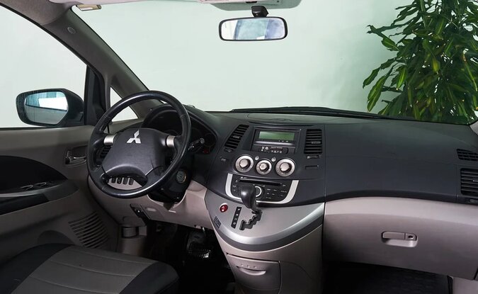 Mitsubishi Grandis
