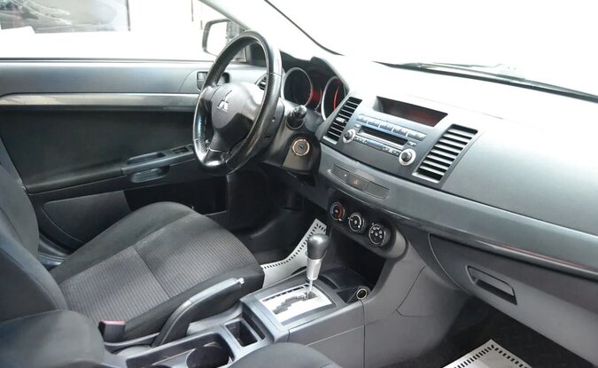 Mitsubishi Lancer