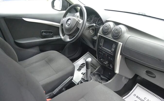 Nissan Almera